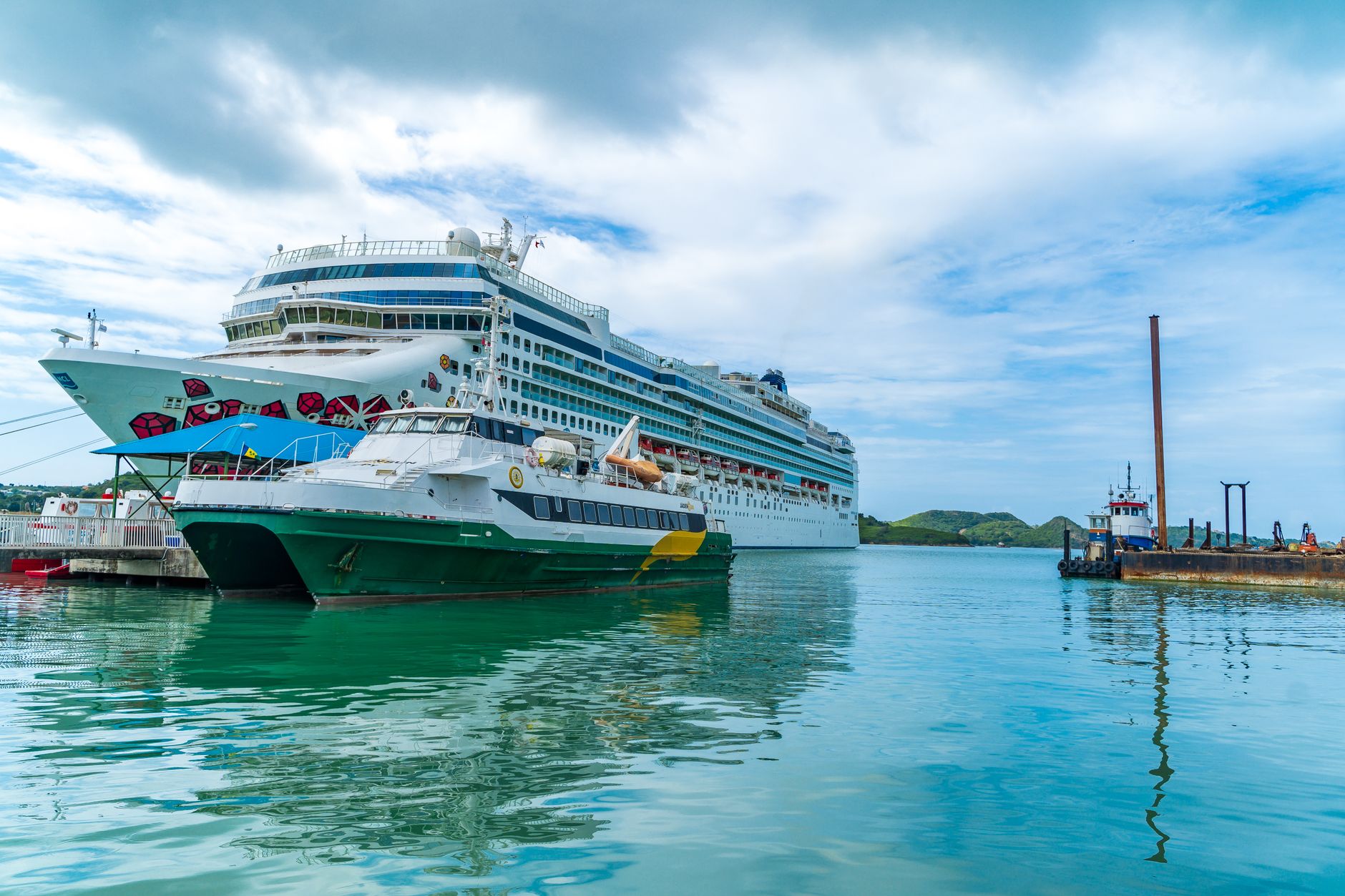 English Harbour and Nelson's Dockyard in Antigua